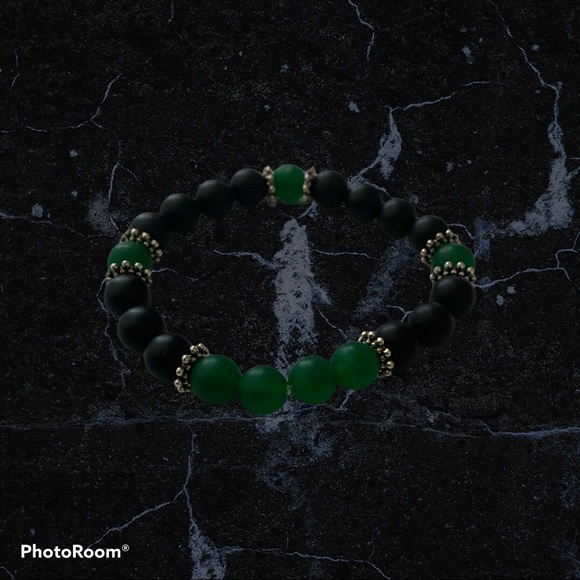 Green and Black Stone Bracelet - Picture 2 of 3